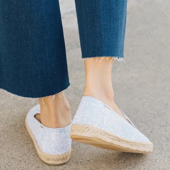 Soludos Blue Bonnet Smoking Slipper - Picture 2 of 3